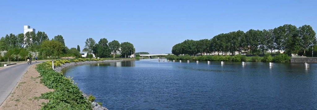 Avelgem along the river Scheldt